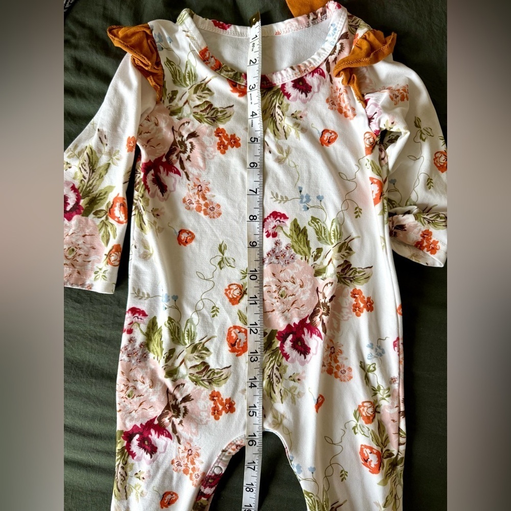 🌼 Boutique Floral Ruffle Romper with 2 Bows – Size 6–9 Months - Picture 3 of 7